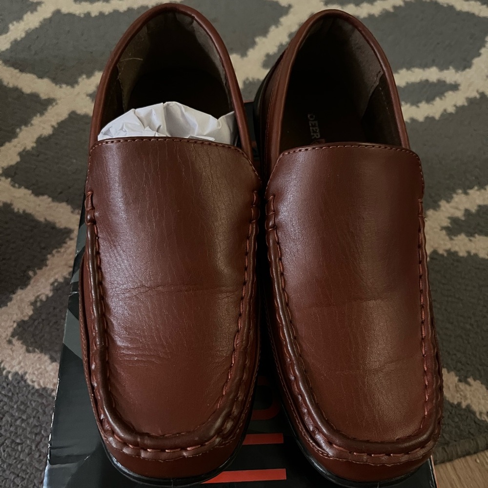 Men’s Booster Deer Stags dress loafer in dark luggage men’s size 6